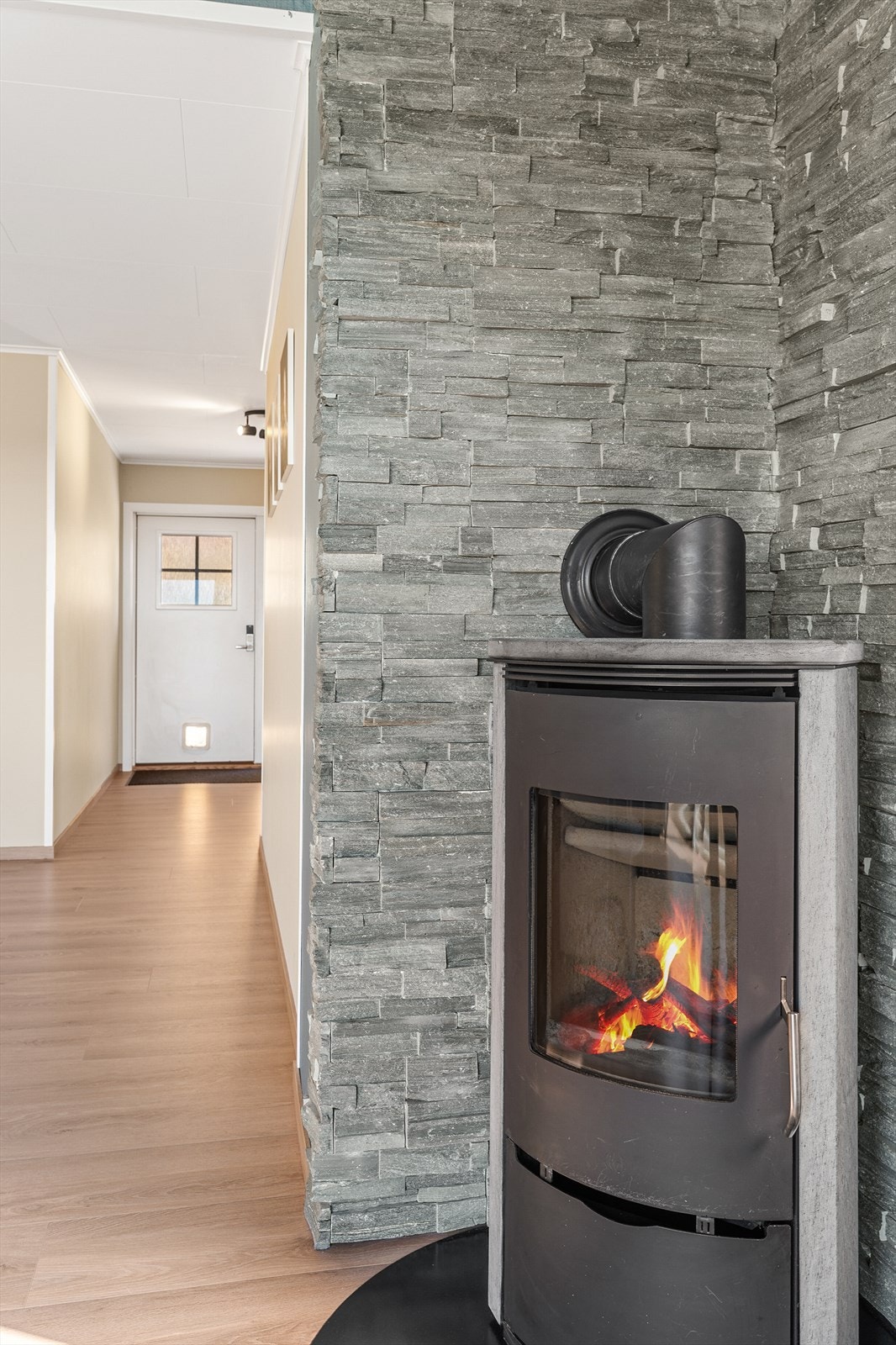 Vedovnen gir ekstra varme og hygge på kalde dager. Galleribilde