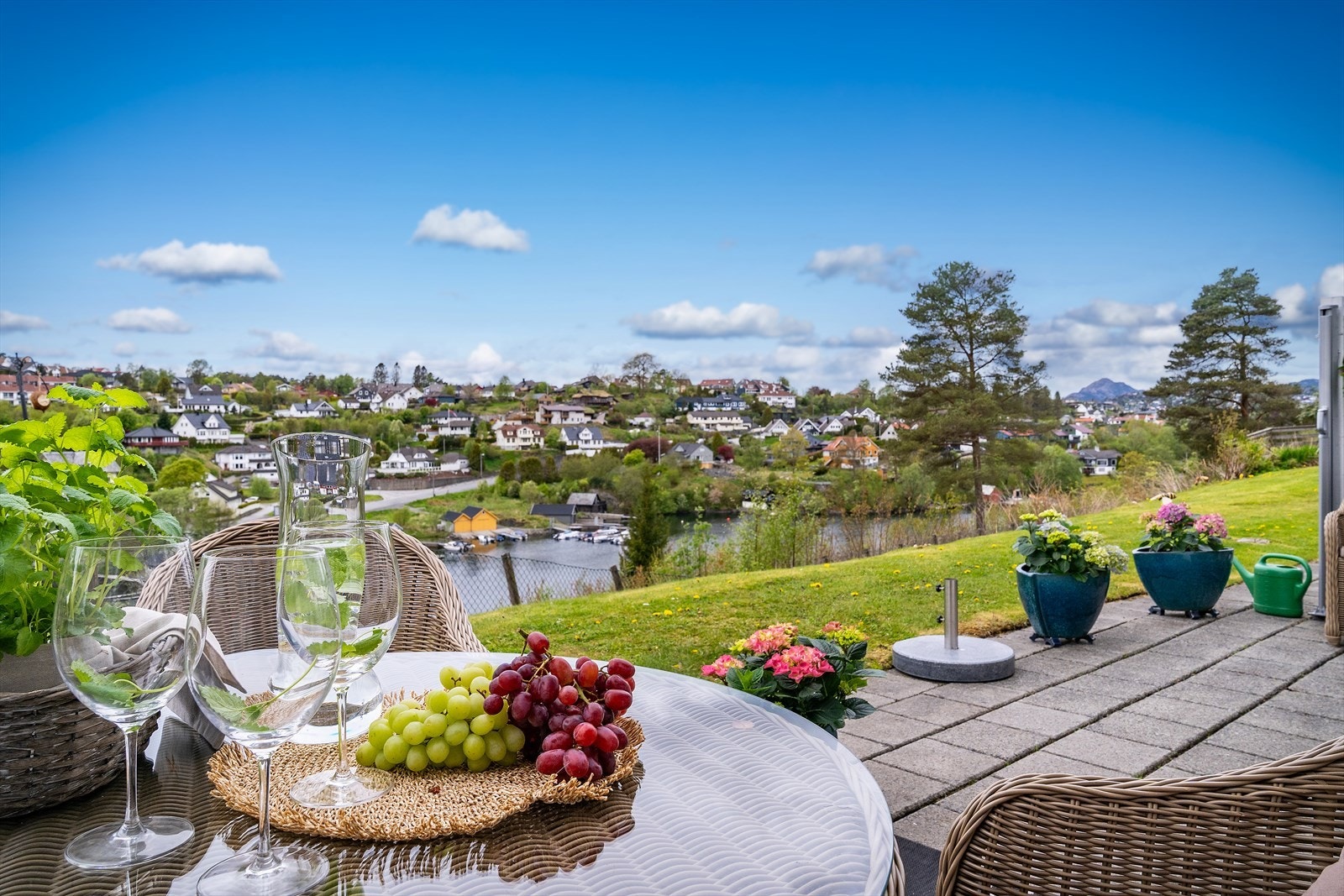 - Sjelden anledning i et fantastisk boligområde mot sjø. Foto: Inge Jørpeland - Galleribilde