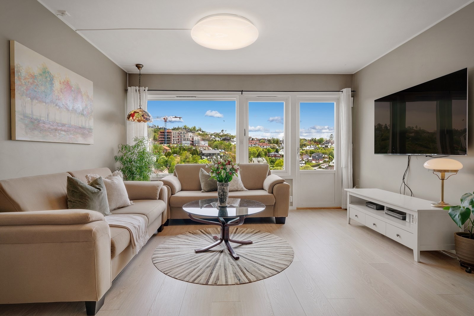 - Stuen måler 30,3 m² - Galleribilde