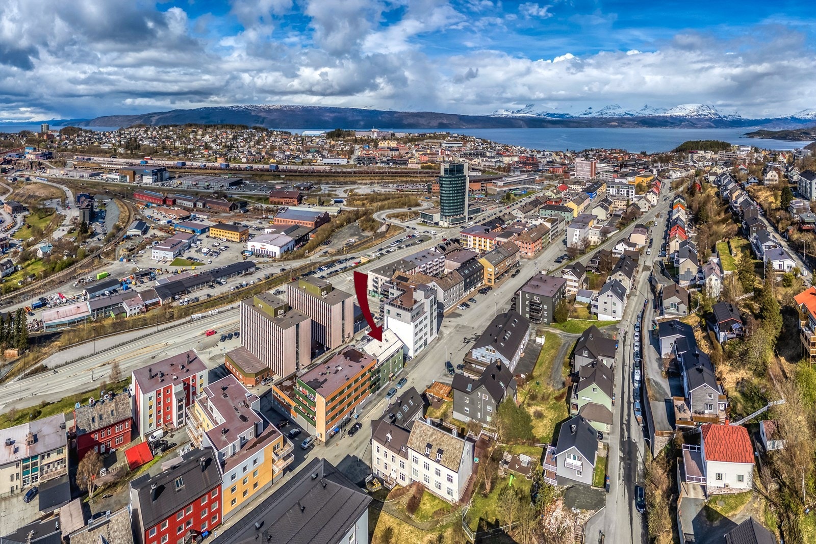 Sentral beliggenhet i nedre del av Dronningens gate Galleribilde