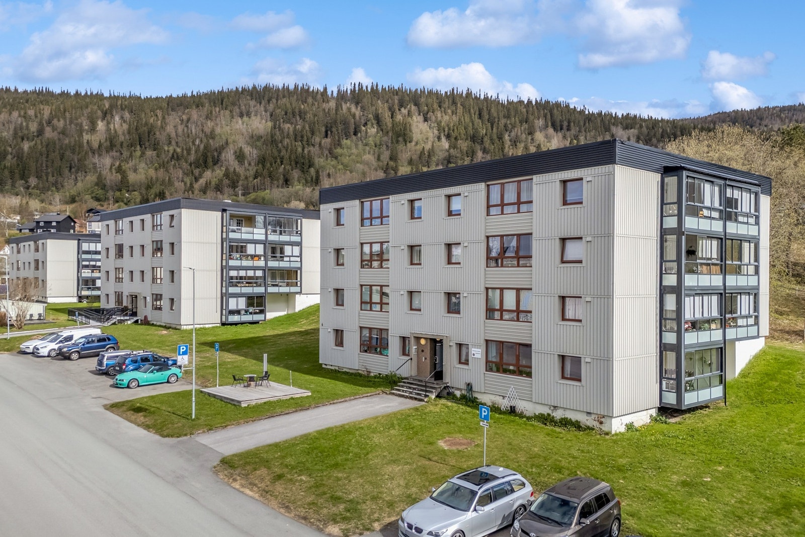 Bygningen er en del av Ormenget borettslag. Galleribilde