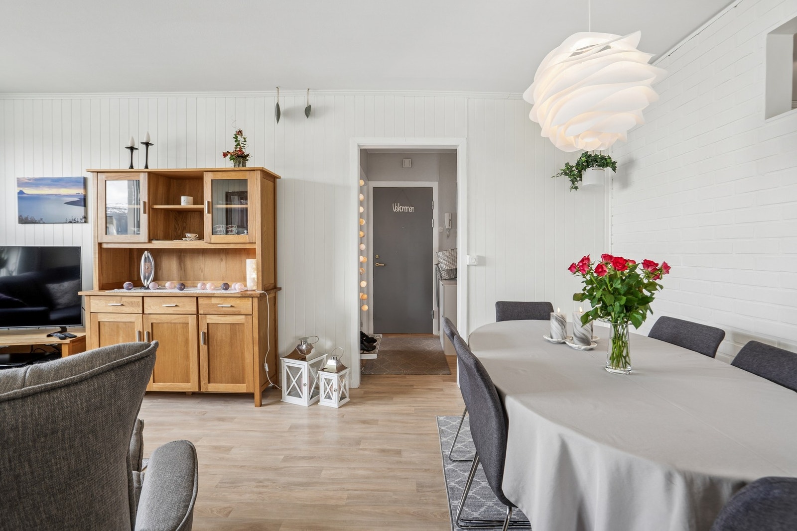 Malte fyllingsdører mellom rommene. Galleribilde
