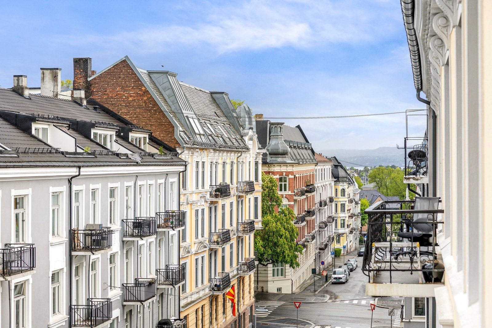 Klassisk, lys og luftig 6-roms hjørneleilighet med suveren beliggenhet på Frogner. Oppussingsobjekt! Galleribilde