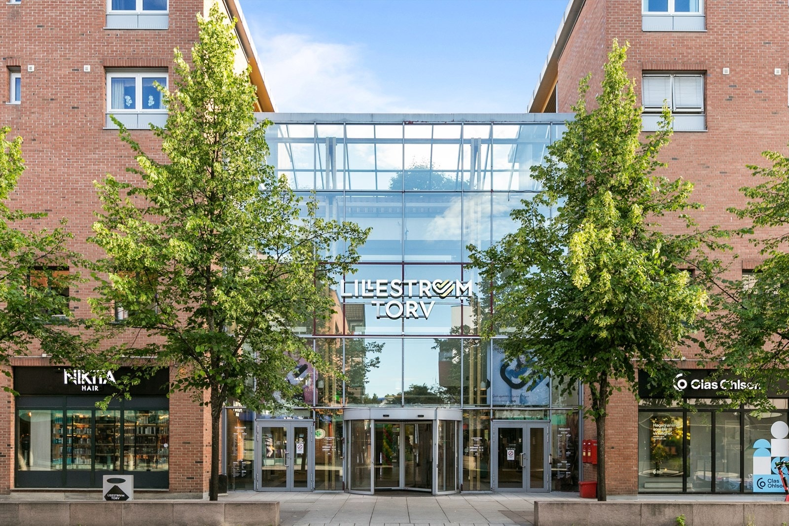Lillestrøm Torv med ca. 60 butikker samlet under ett tak. Galleribilde