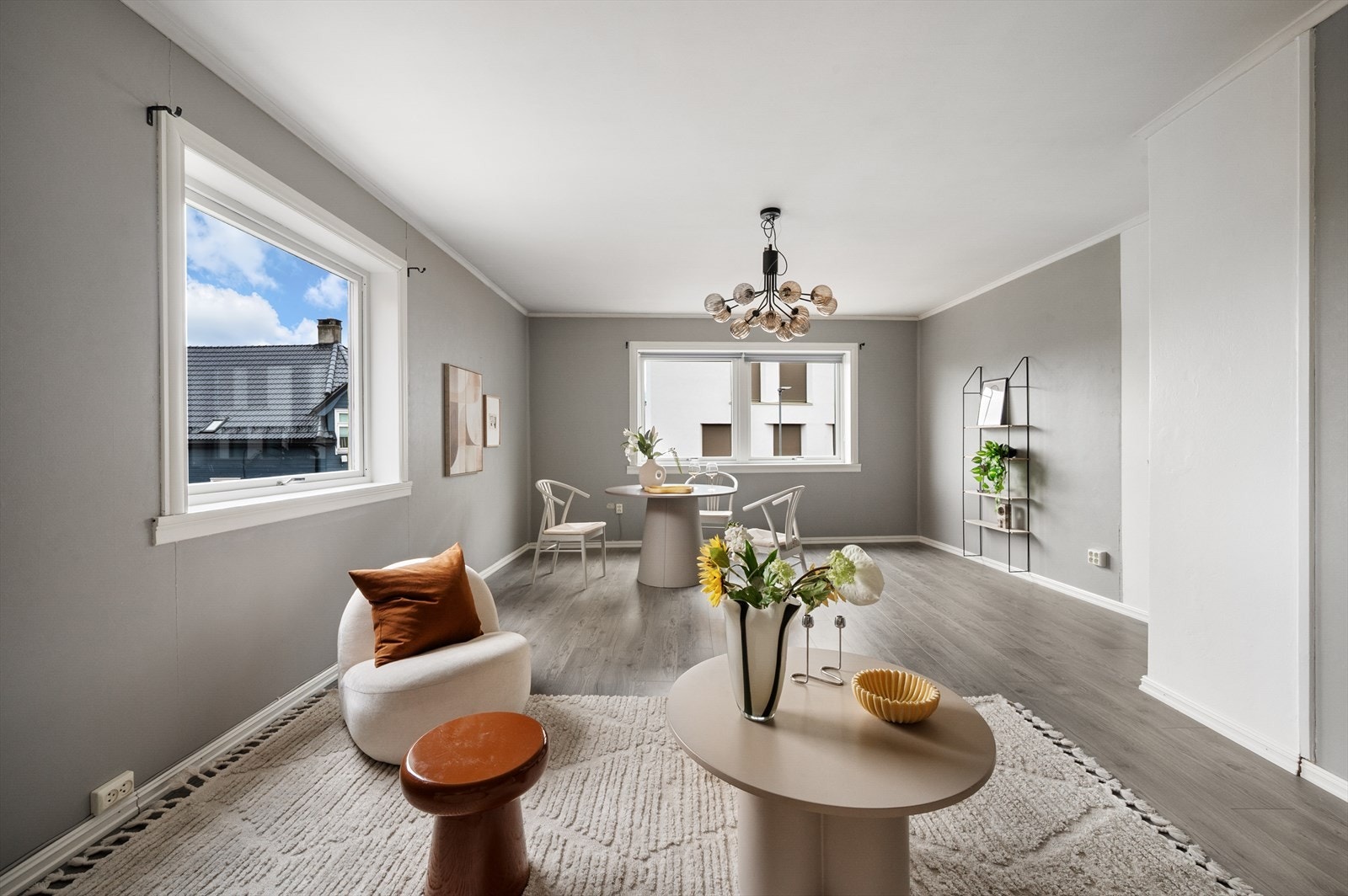 - Leiligheten har et innvendig bruksareal på 67 m², og inneholder entré/gang, stue, kjøkken, to soverom og bad - Galleribilde