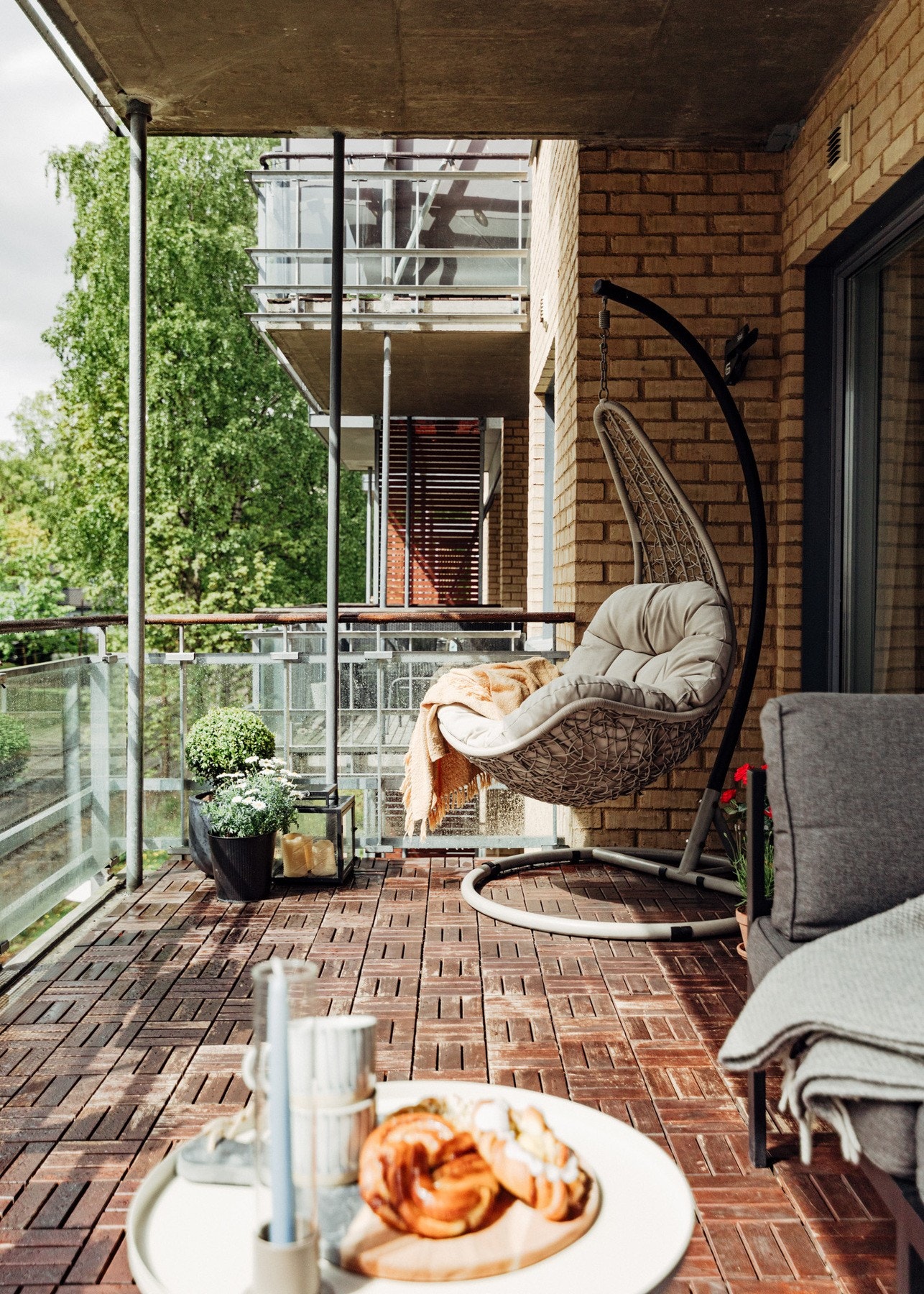 På terrassen er det også plass til utemøbler og grill, og det er montert strømuttak, utelys og terrassevarmer. Galleribilde