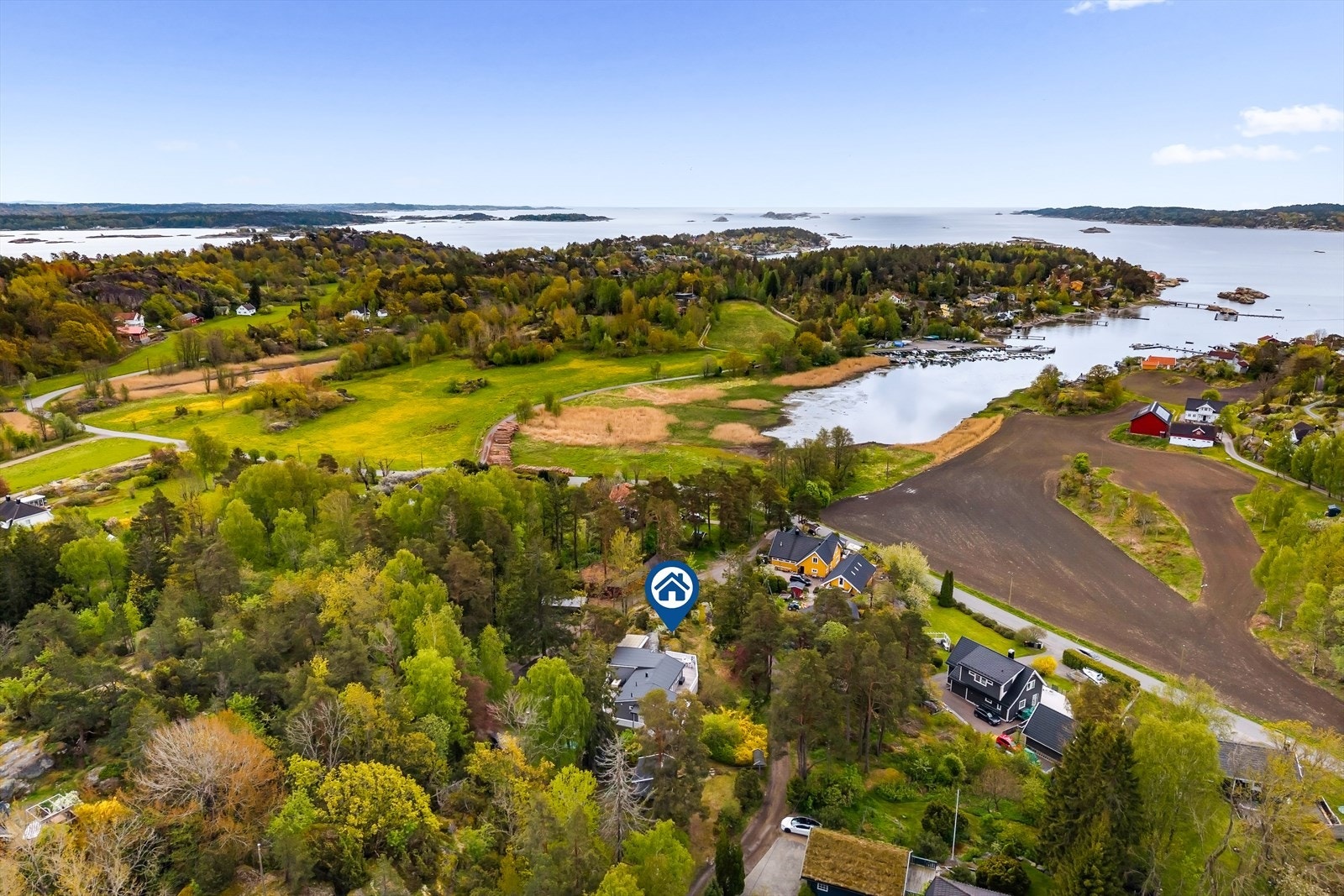 Velkommen til denne nydelige eiendommen på Årøy/York i Sandefjord! Foto: Karl Filip Kronstad Galleribilde