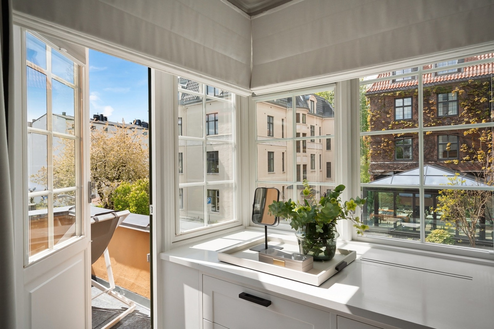 Utgang fra hovedsoverom til sydvendt balkong Galleribilde