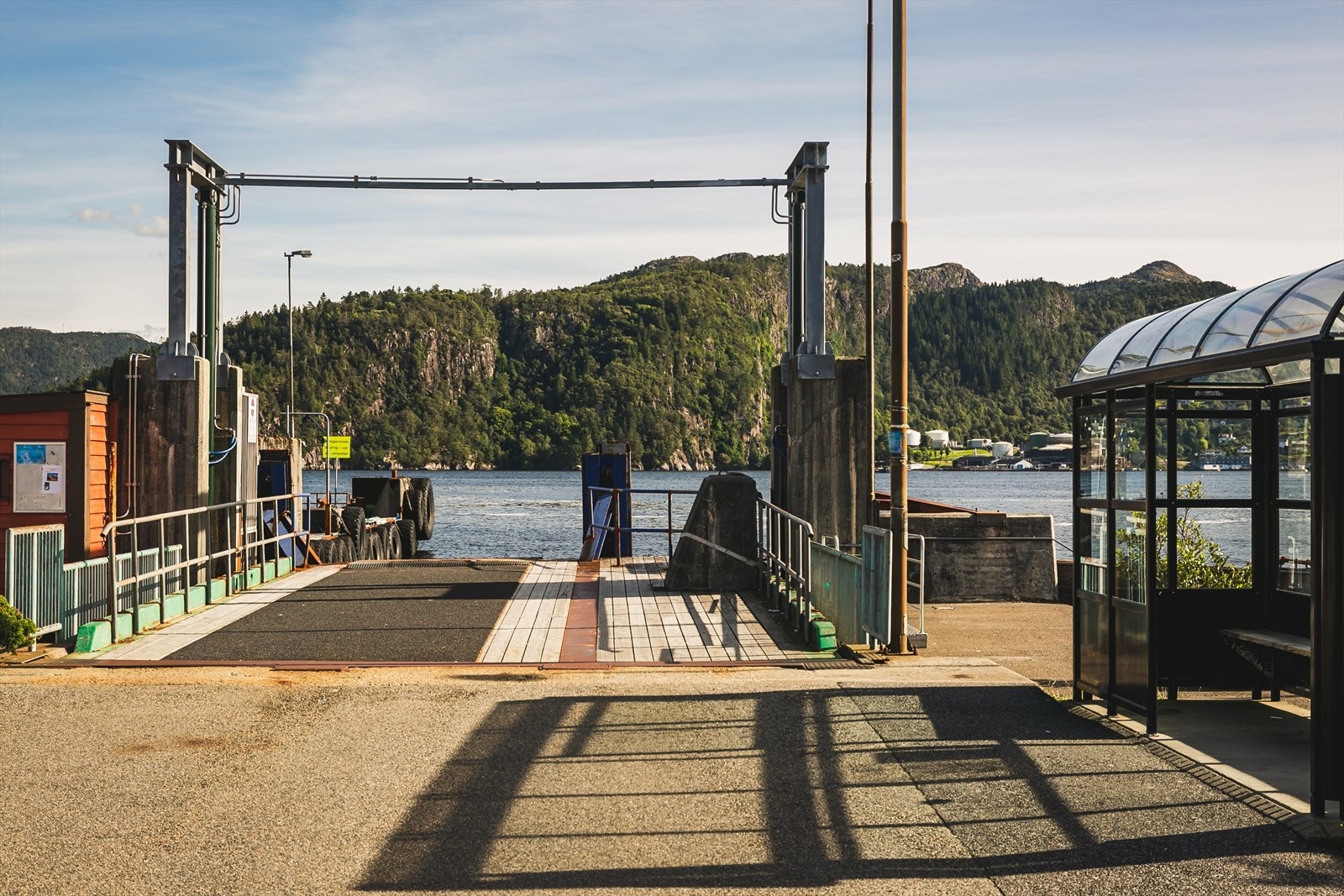 Fra Kleppestø kai kan du ta hurtigbåten som trafikkerer ruten mellom Askøy og Bergen. Galleribilde