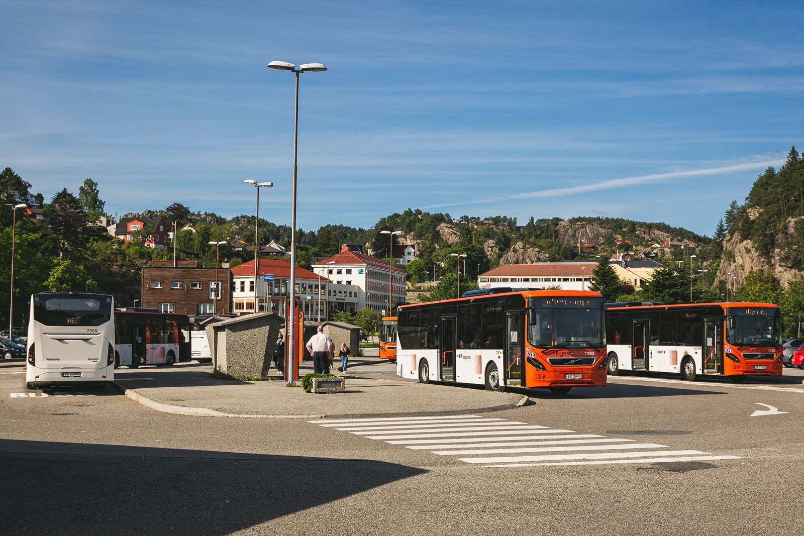 Gode bussforbindelser med hyppige avganger til Bergen sentrum og resten av Askøy. Galleribilde