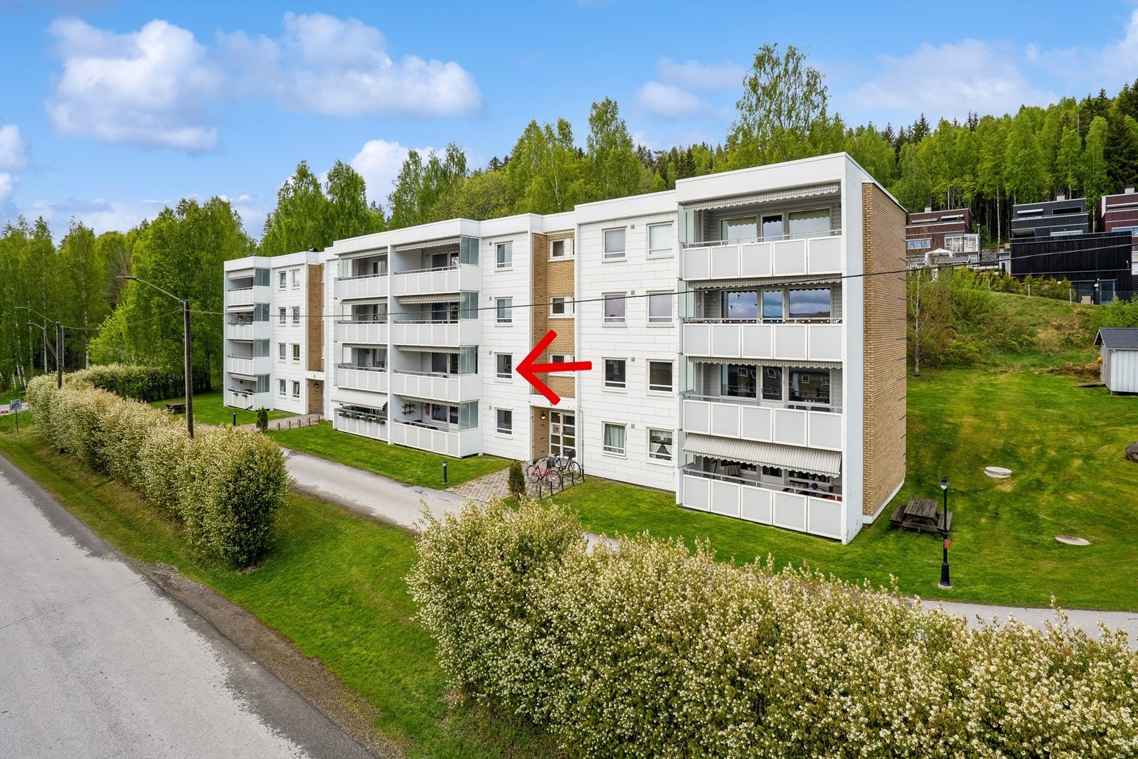 Velkommen til Askeladdvegen 5 - Velholdt 3-roms i 2. etasje! Foto: Ole Kaldal/EFKT Galleribilde
