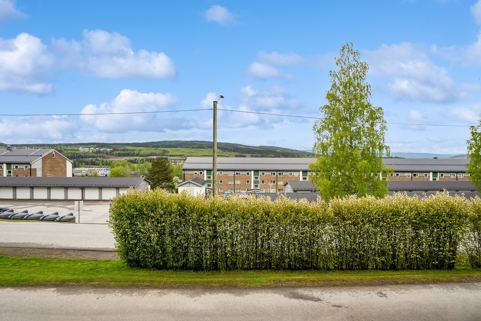 Balkongen har gode sol- og utsiktsforhold. Galleribilde