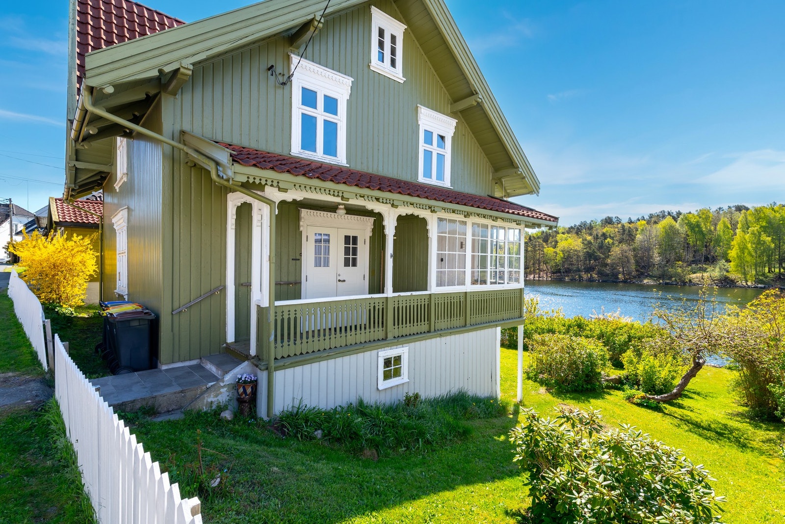 Inngangsparti. Galleribilde