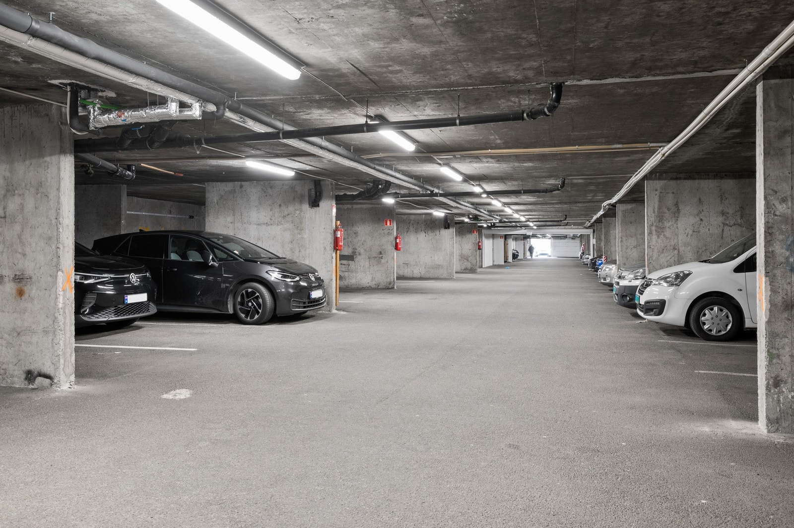 Fast garasjeplass Galleribilde