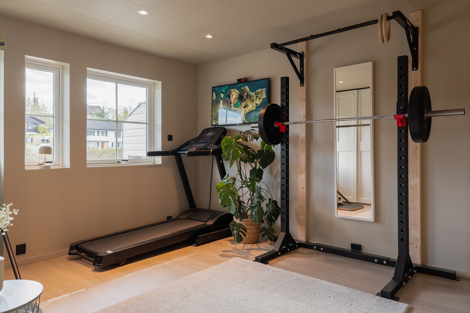 Innbydende loftstue som per i dag benyttes som treningsrom. Galleribilde