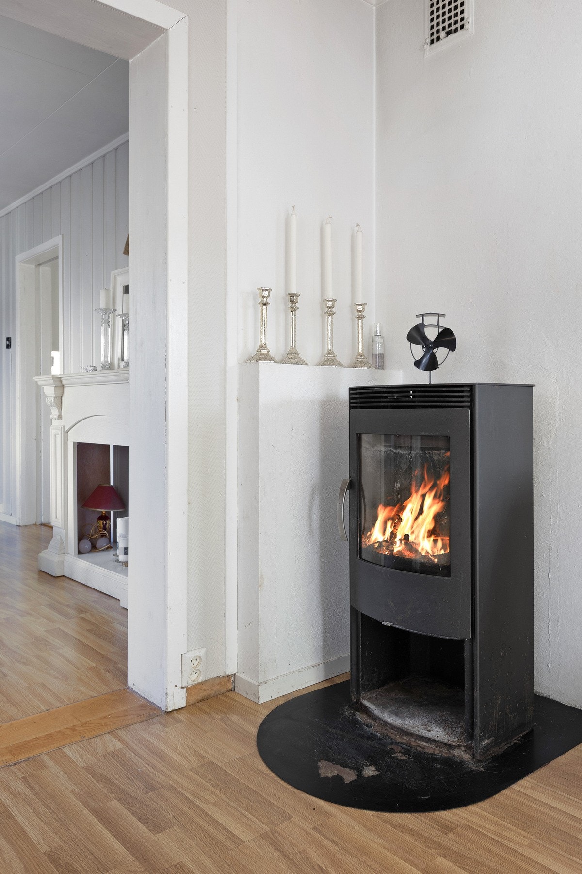 Vedovnen skaper varme og hygge på kalde dager. Galleribilde