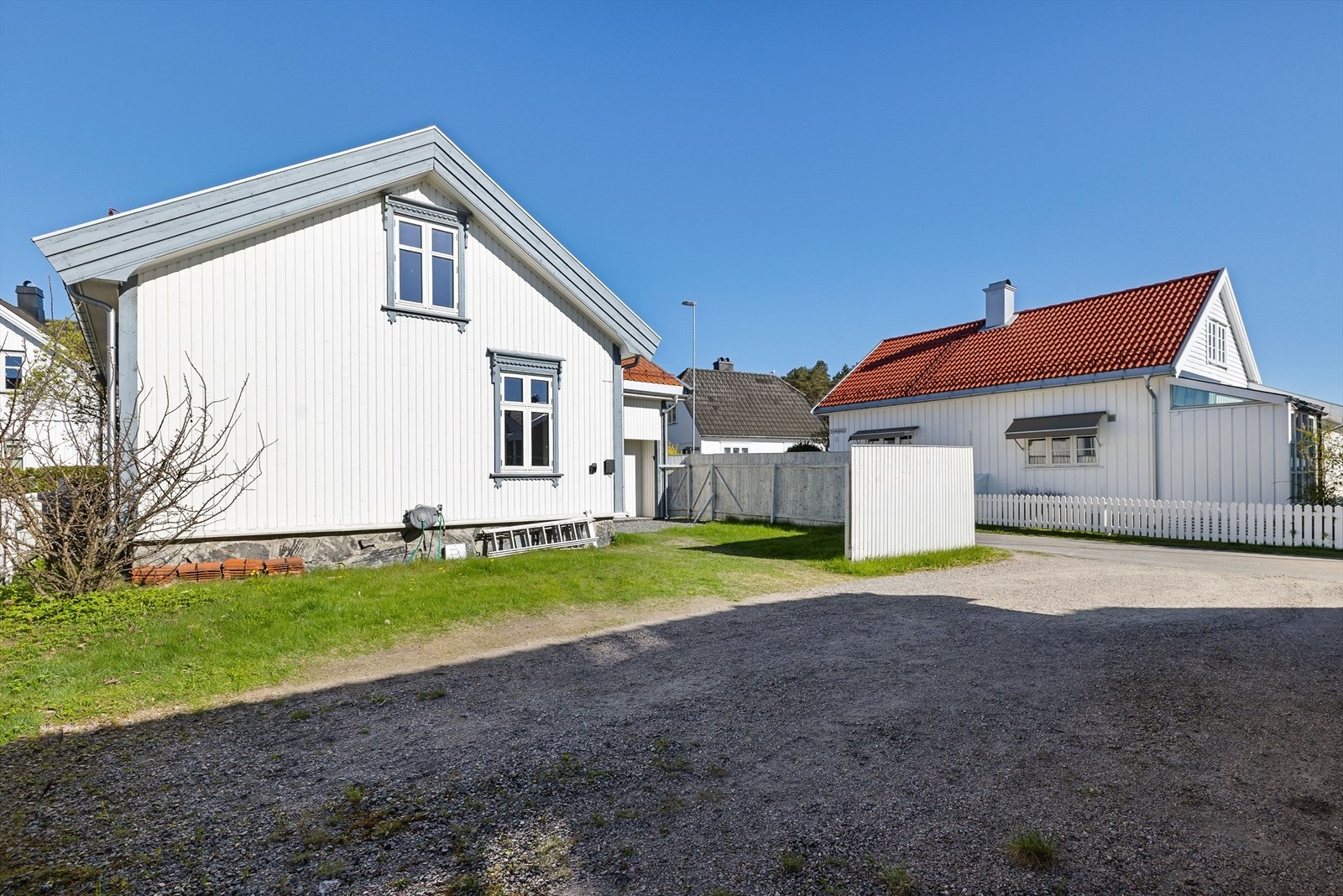 Gode parkeringsmuligheter på egen tomt. Galleribilde