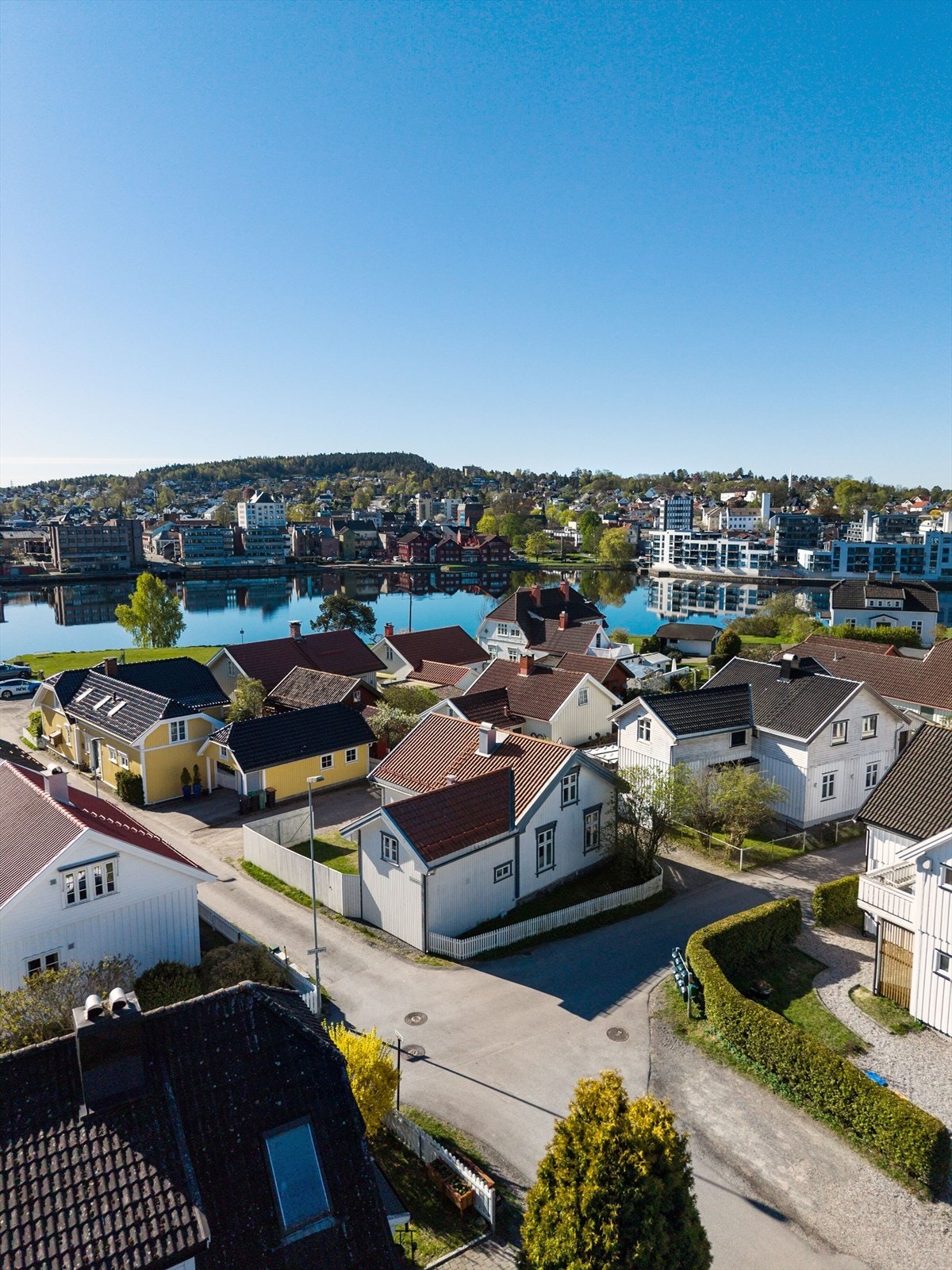 Her bor man i rolige omgivelser med kort vei til det meste hverdagen krever. Galleribilde