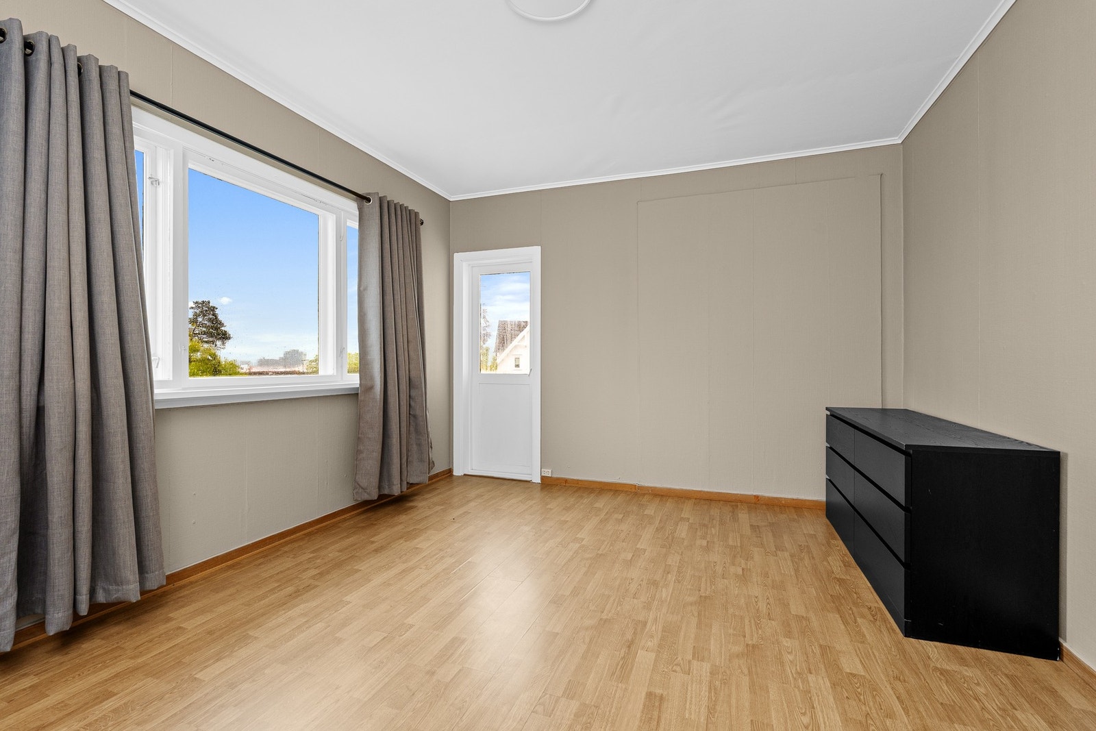 2.etg. stue med utgang veranda Galleribilde