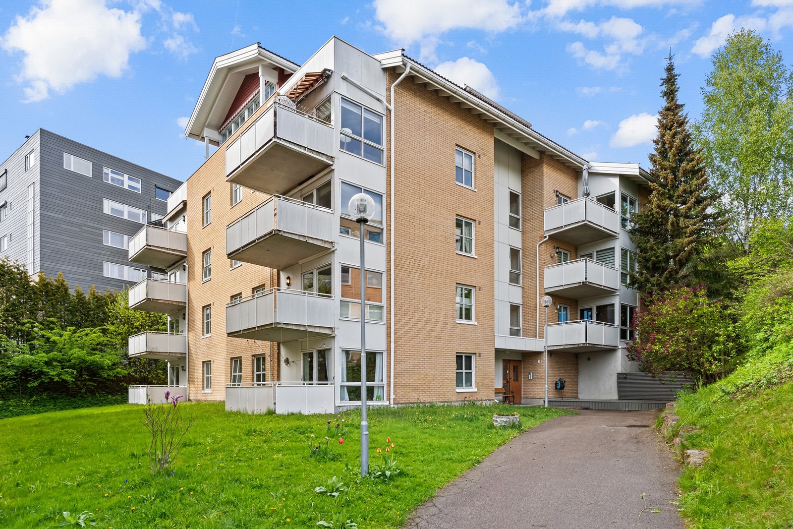 Fasadebilde av Hekkveien 10C. Galleribilde