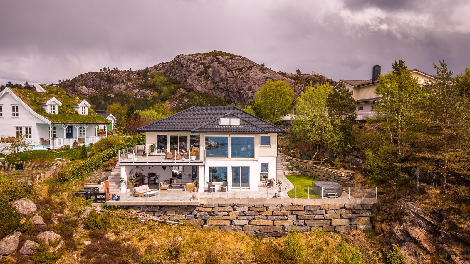 Eiendommen ligger svært lunt til Galleribilde