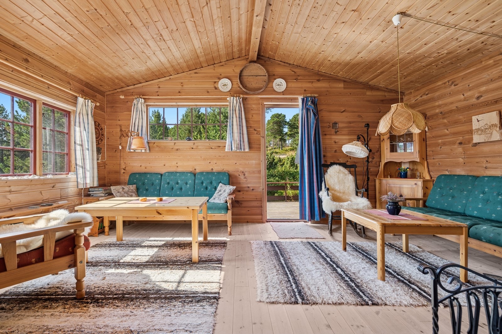 Pent tregulv og vindusflater i flere himmelretninger. Galleribilde