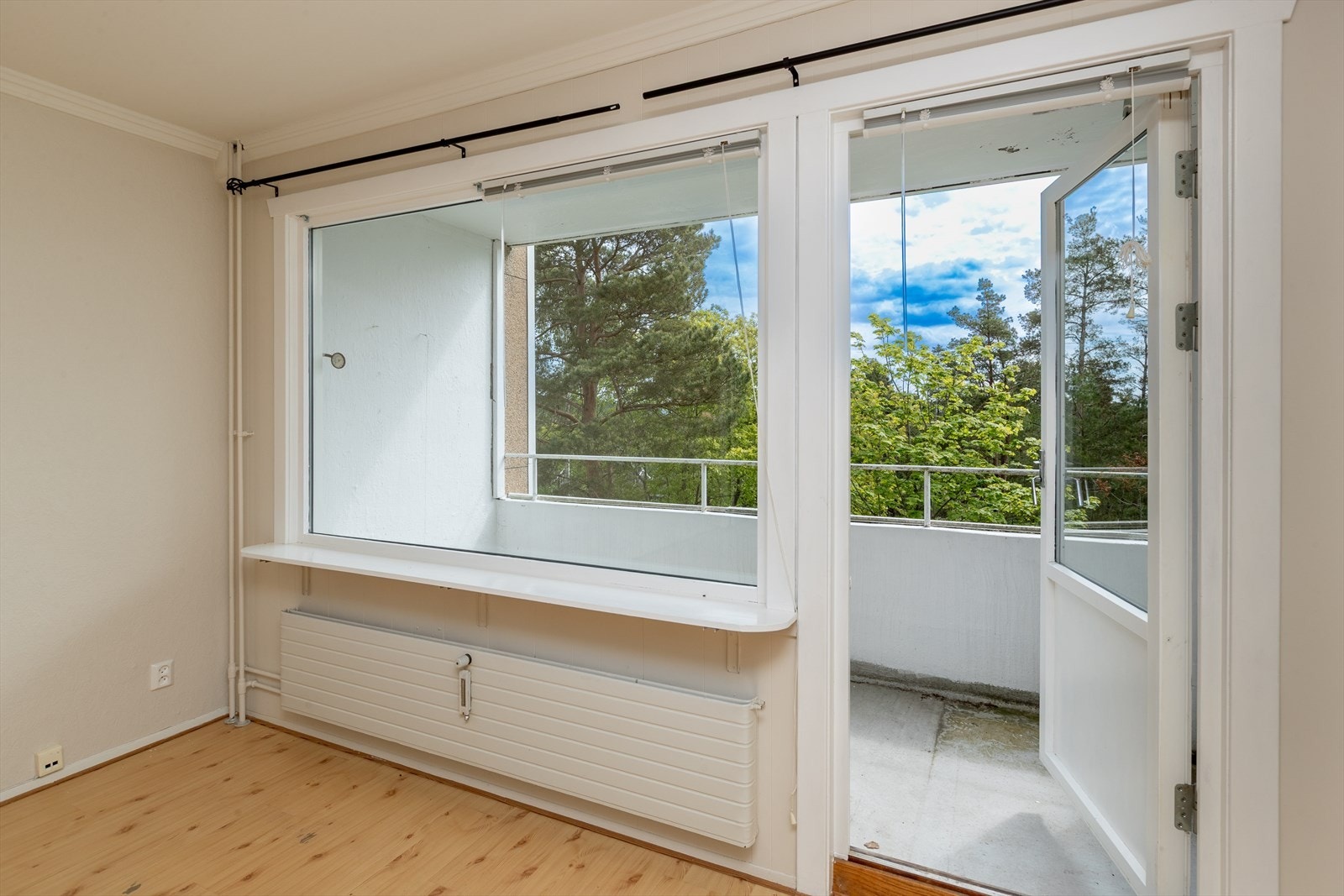 Utgang til veranda fra stue Galleribilde