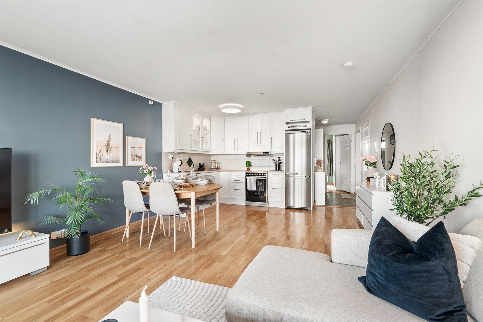 Den åpne løsningen sørger for en mer åpen og luftig romfølelse. Galleribilde