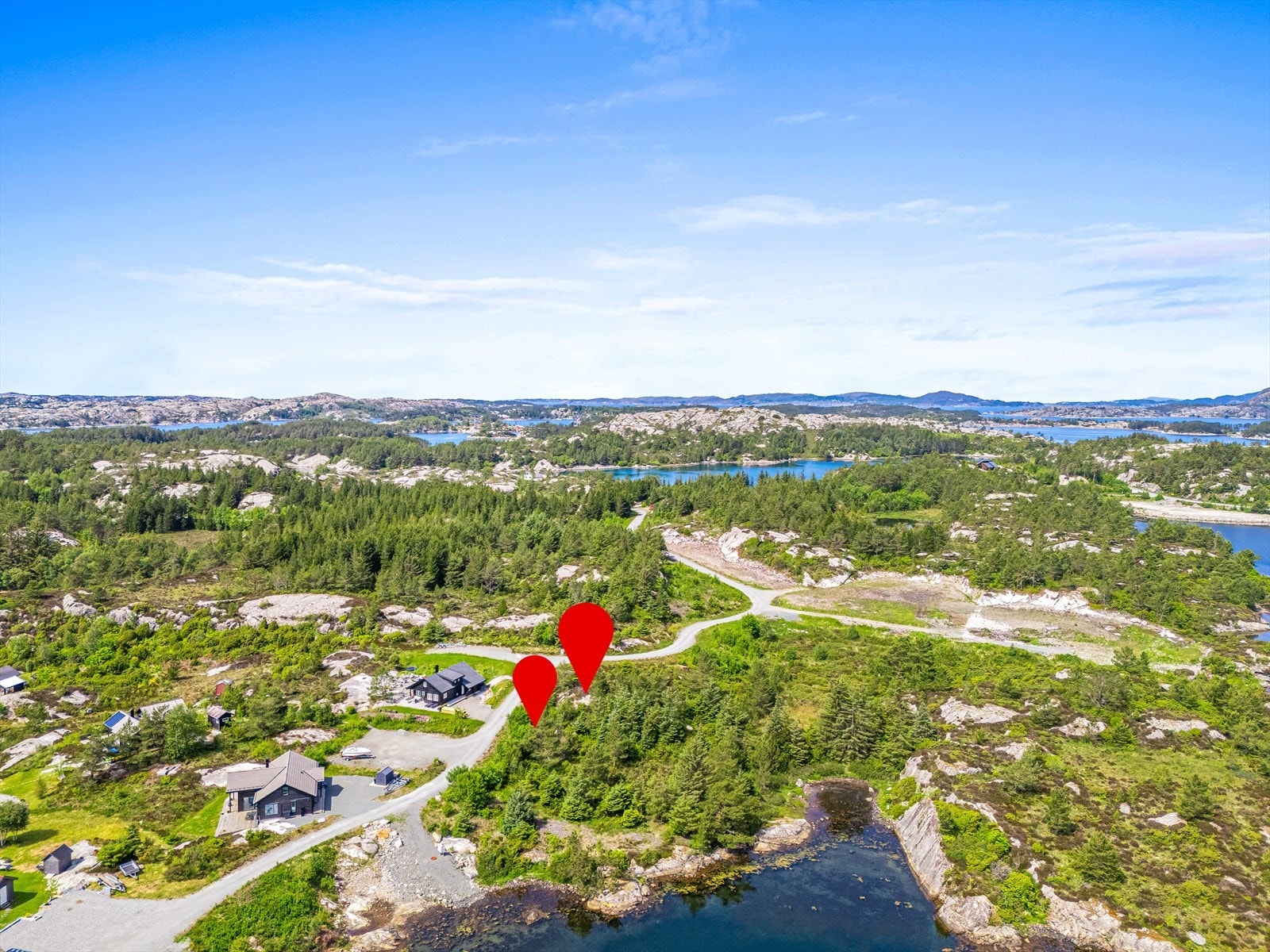 Dronefoto mot Fitjarøyene - et eldorado for rekreasjon, kajakkpadlere og hobbyfiskere Galleribilde