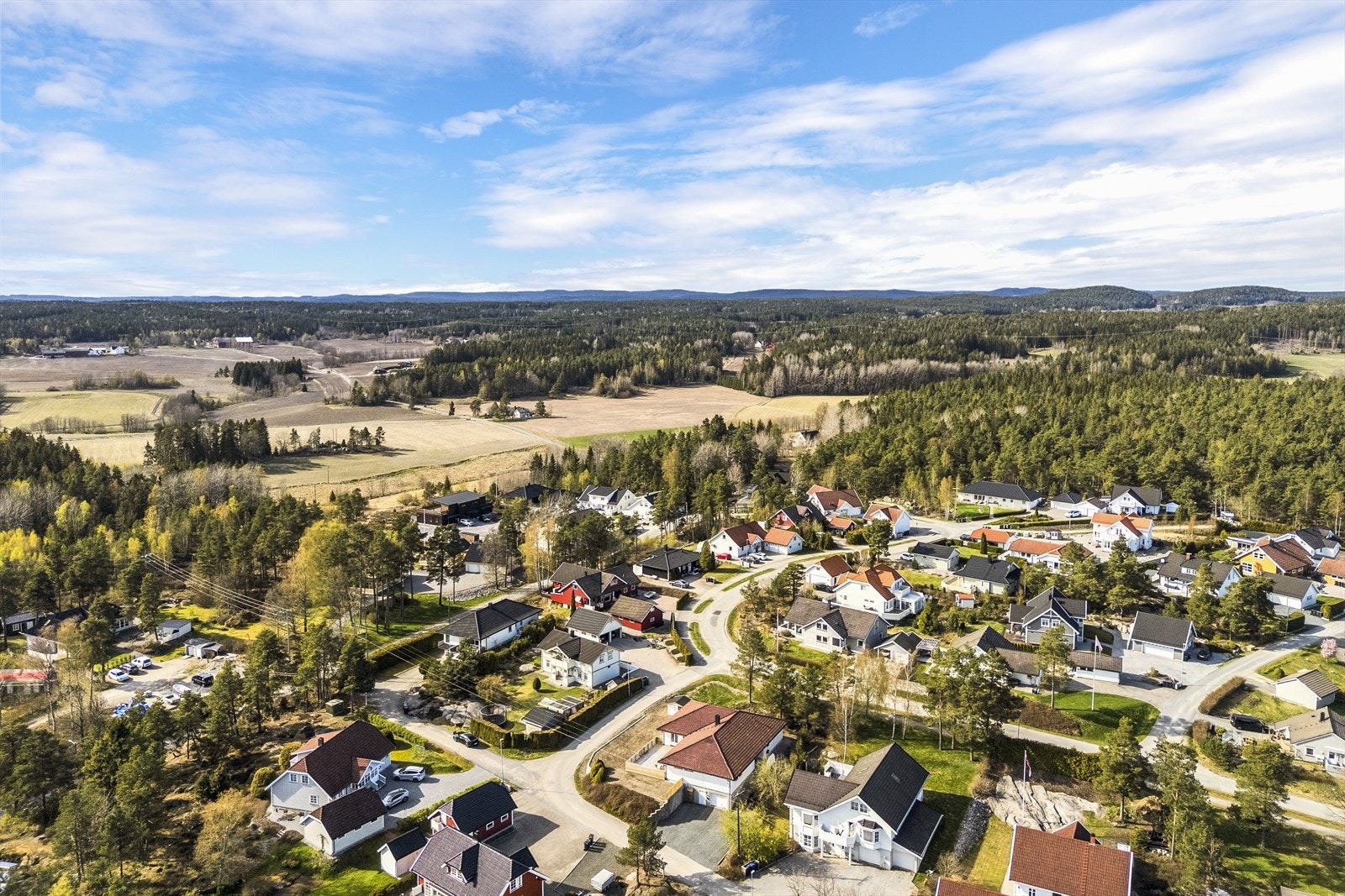 Eiendommen ligger i et meget barnevennlig område på Ise Galleribilde