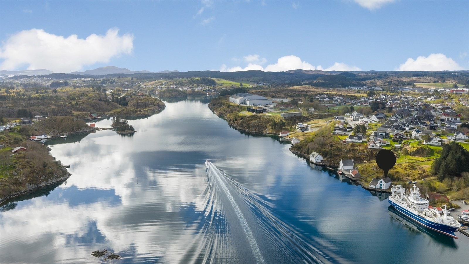 Sjøhusets fantastisk beliggenhet i nær tilknytning til sjøen gir svært gode muligheter for deg som setter pris på det maritime livet Galleribilde