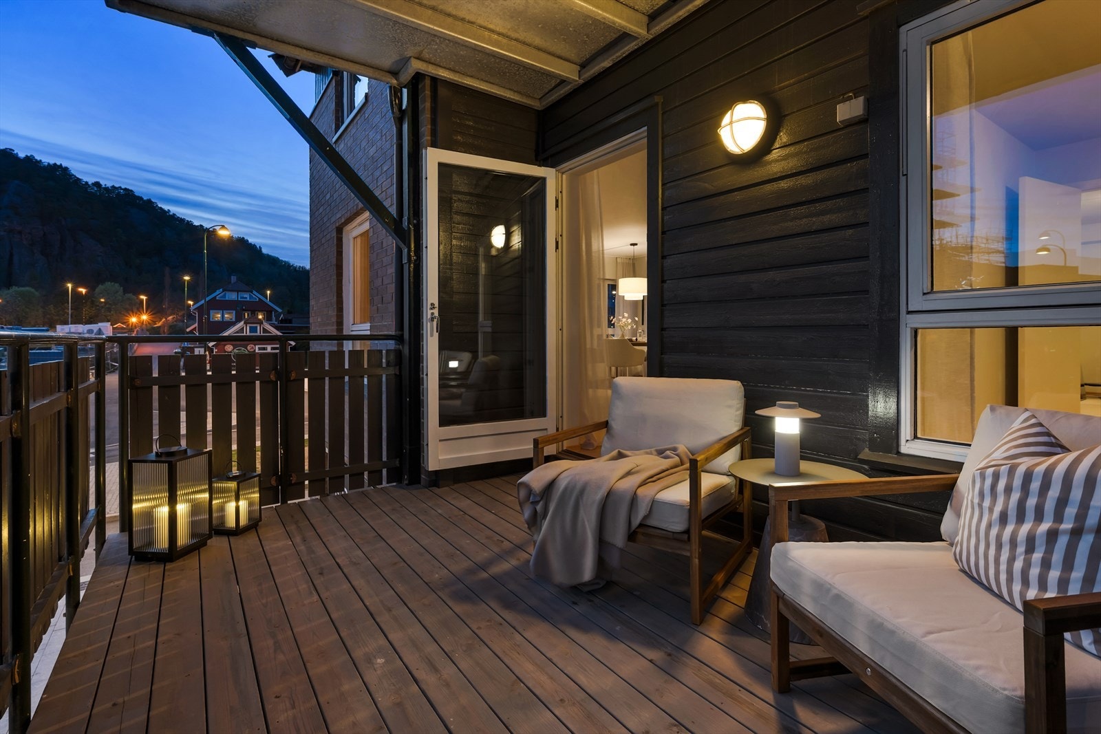 En lekker nyoppusset 3-roms midt på Tangvall med solrik balkong! Galleribilde