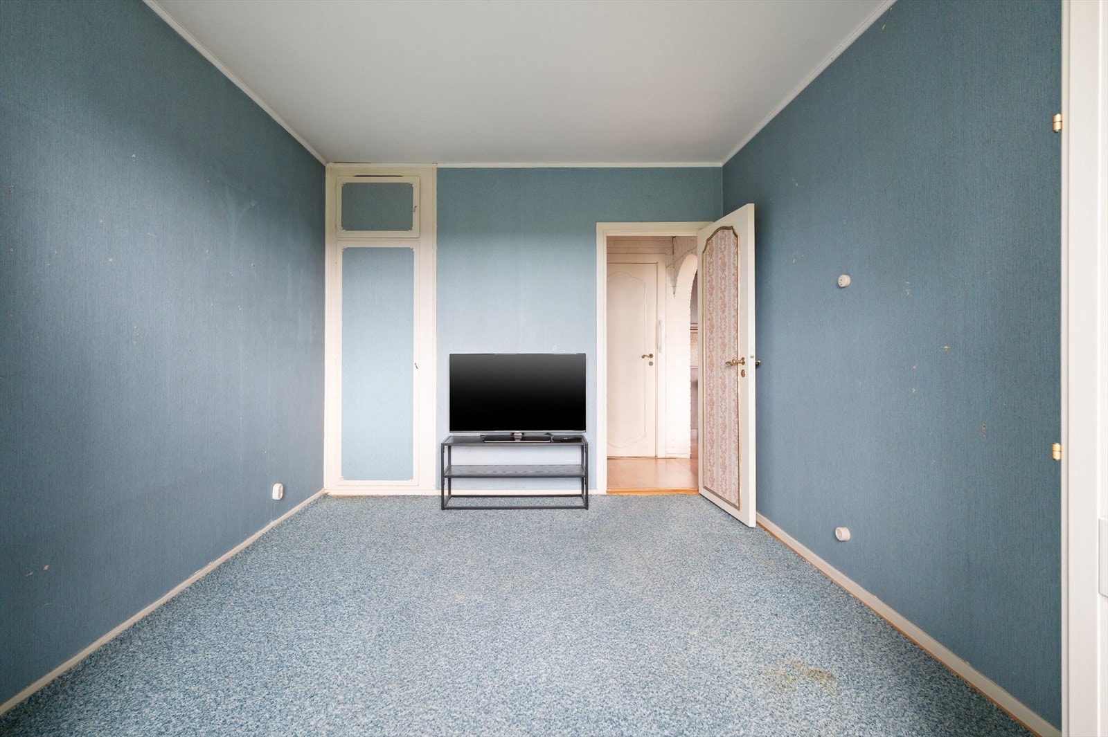 Plassbygd skap for oppbevaring. Galleribilde