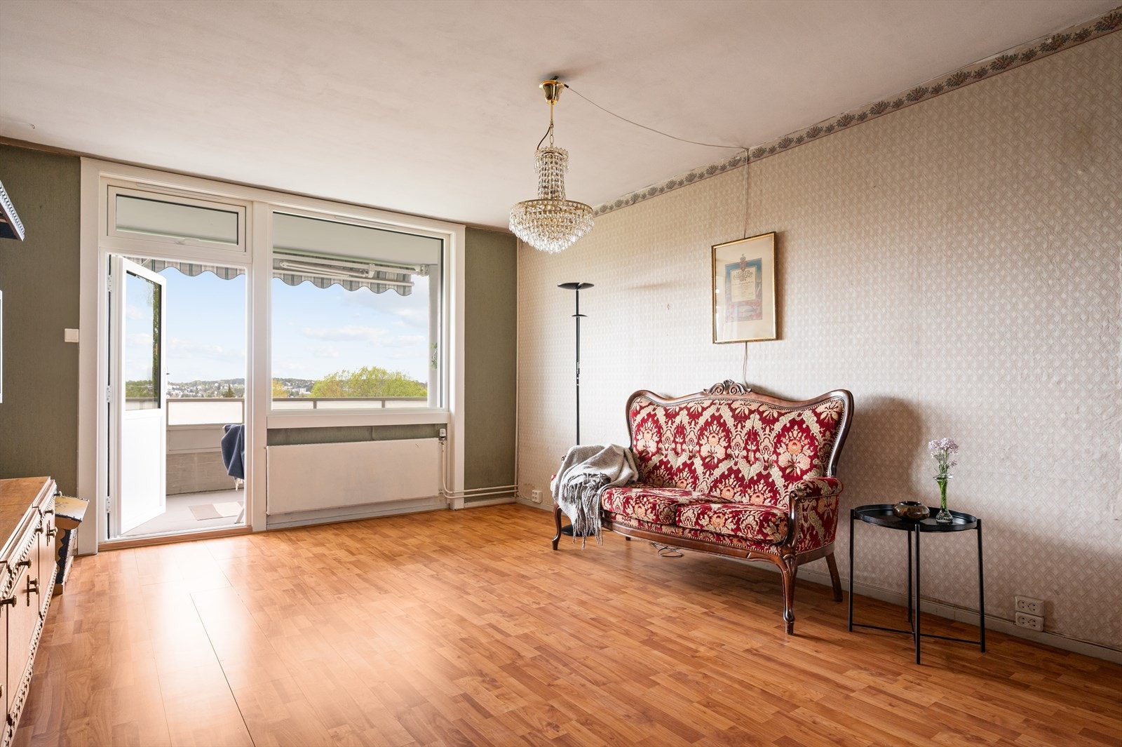 Fra stuen er det direkte utgang til balkongen. Galleribilde