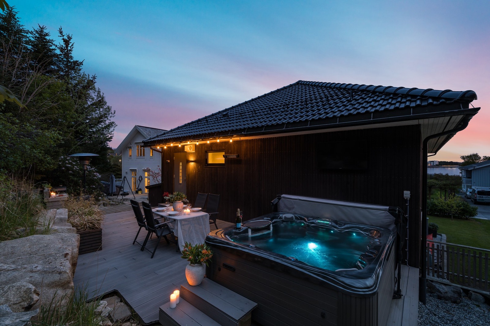 Når du trenger fred og ro og en stund med total relax. Jacuzzi medfølger ikke. Galleribilde