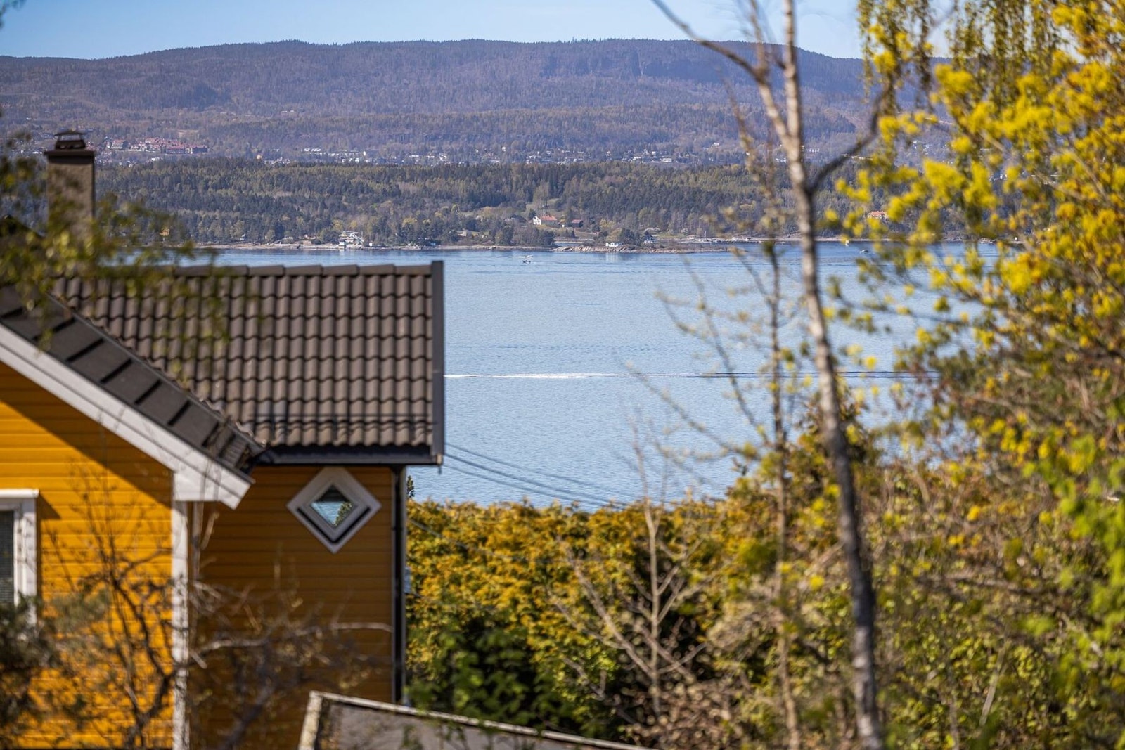 Området byr på en unik kombinasjon av naturskjønnhet, fredelige omgivelser og utsikt over Oslofjorden. Galleribilde