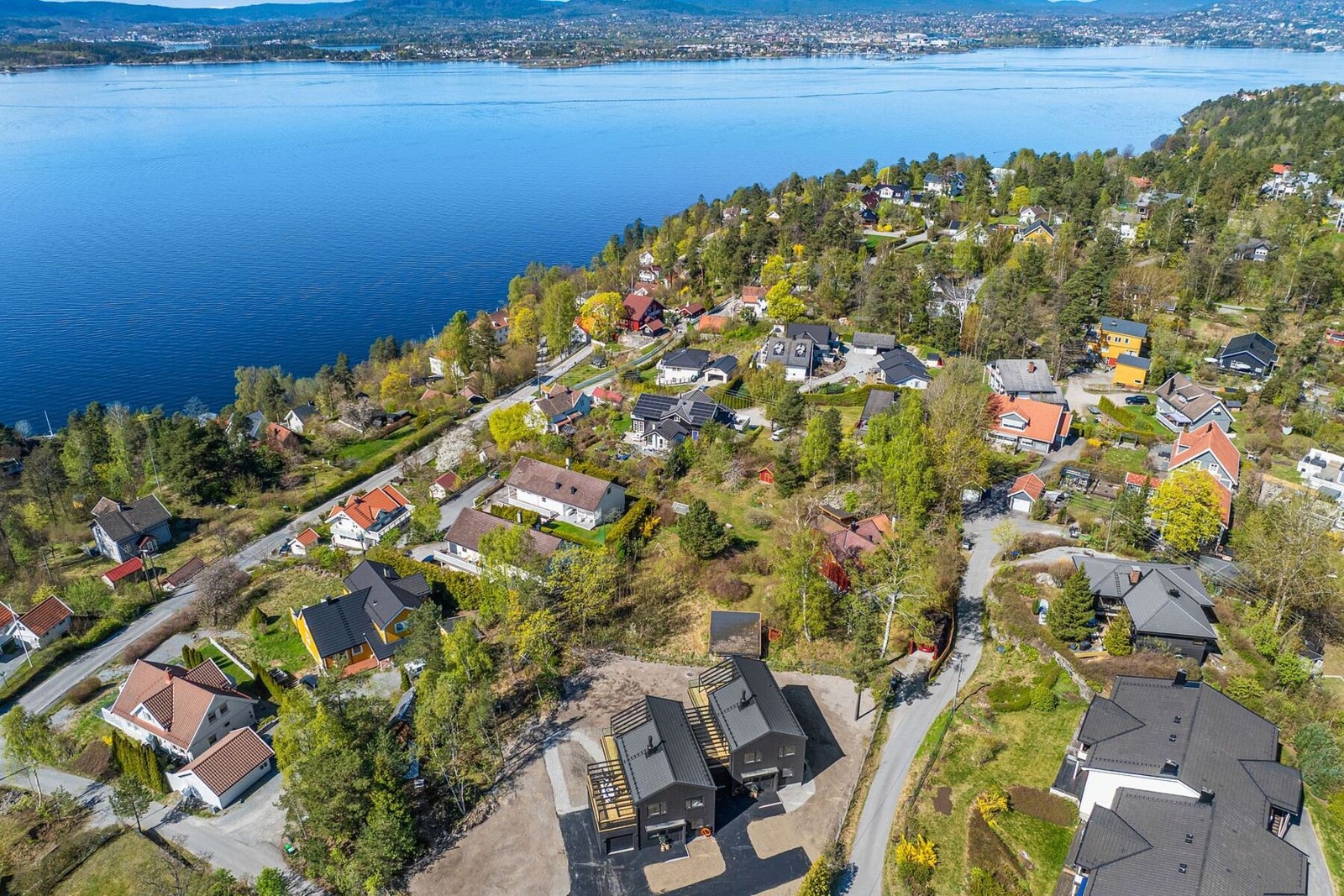 Flaskebekk er et av Nesoddens mest attraktive villaområder, idyllisk beliggende på Nesoddens vestside. Galleribilde
