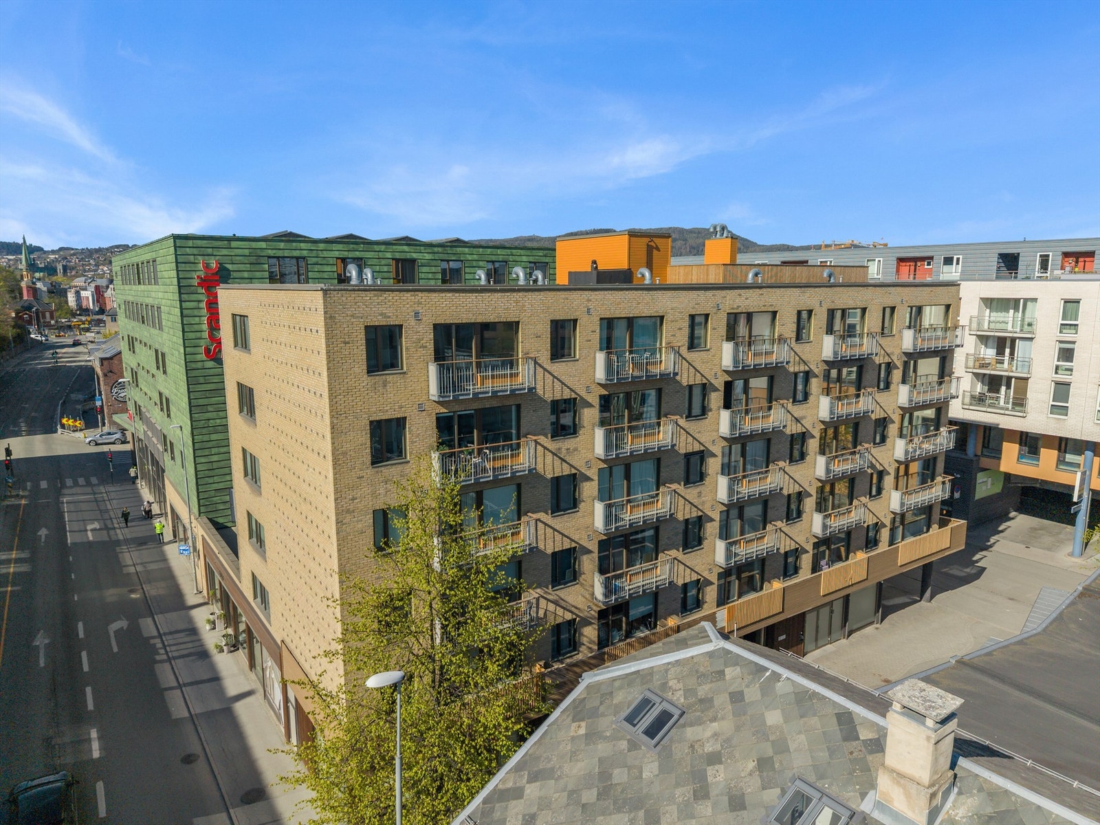 Området passer godt for både studenter, enslige og voksne som ønsker å bo sentralt med nærhet til både sentrum og rekreasjonsområder. Galleribilde