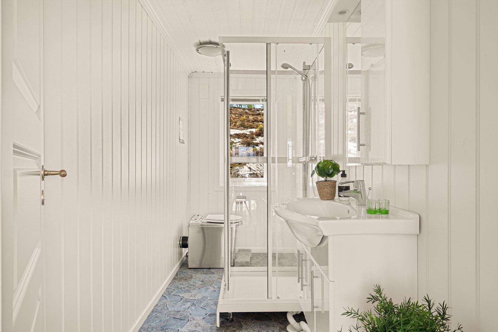 - Badet måler 5,1m² - Galleribilde