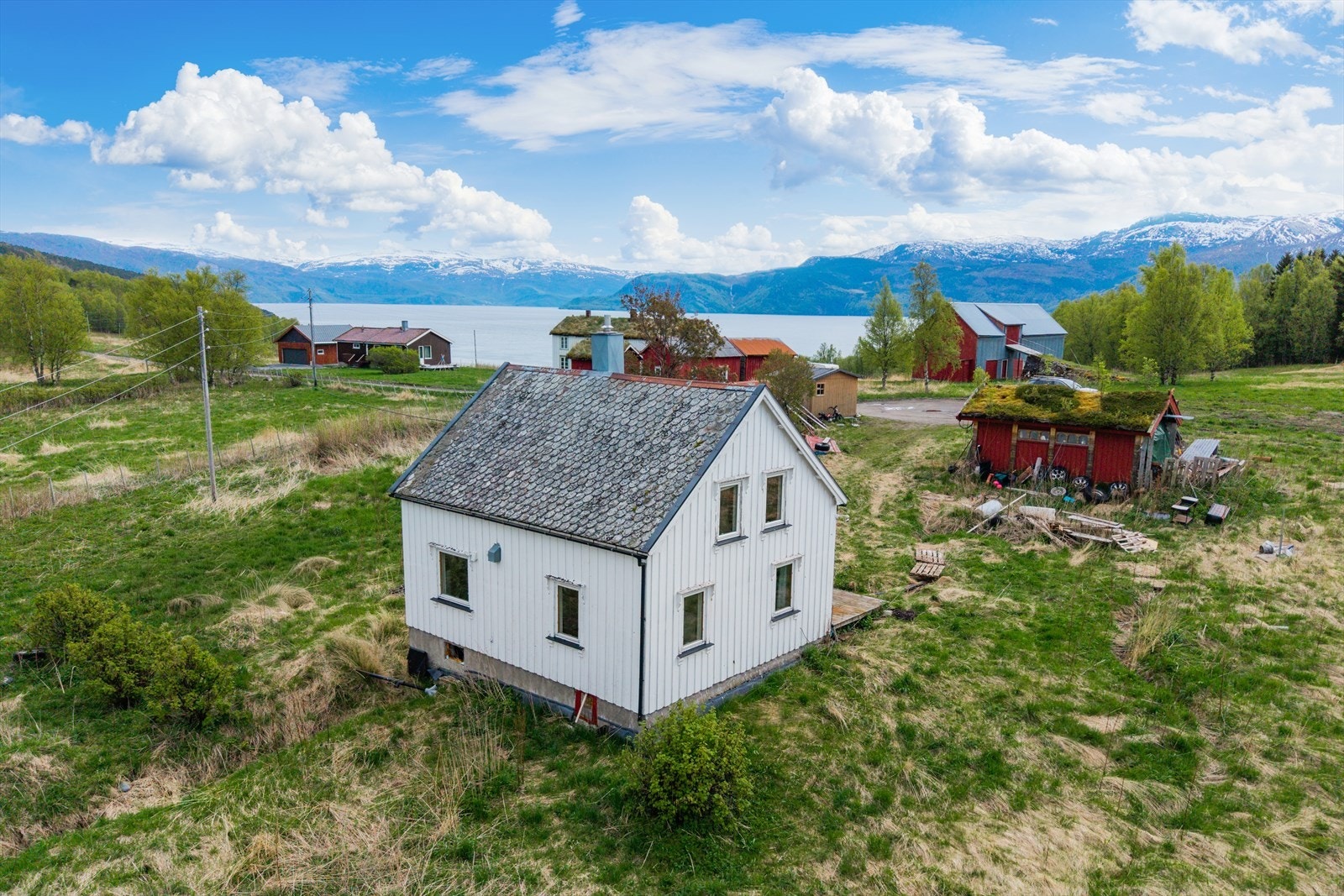 Boligen og uthus Galleribilde