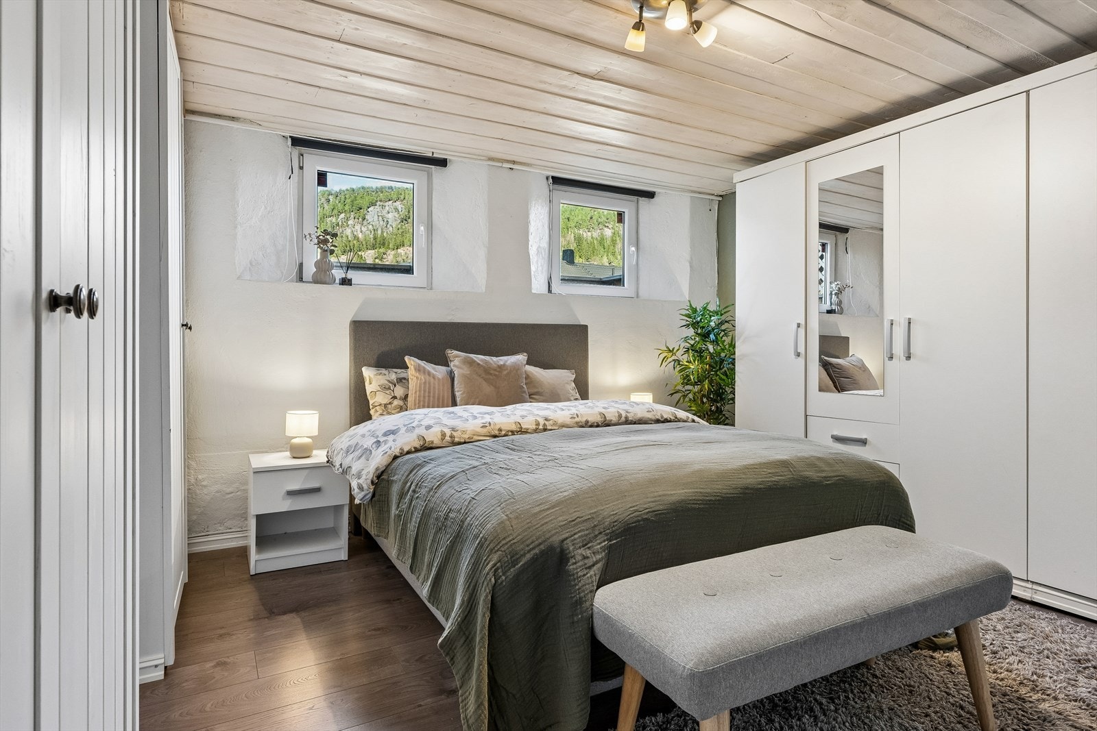Rom/bod (Innredet som soverom med oppfyller ikke dagens krav til rømning) på ca. 16 kvm. Galleribilde