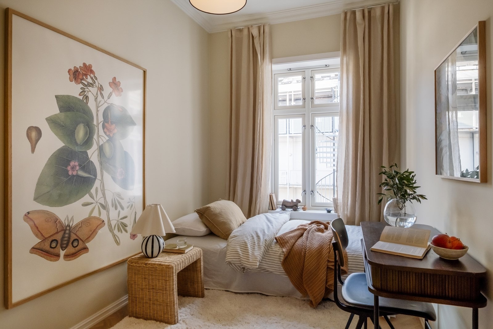 Det andre soverommet er også av god størrelse og bry på god plass til seng, nattbord og garderobeskap. Galleribilde