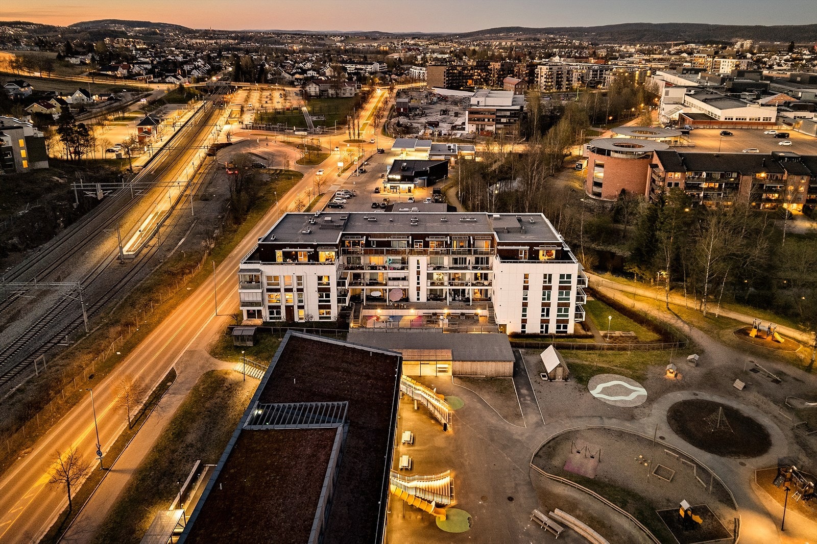 Sameiet Fjellhammerveien 11 består av 49 enheter og har sentral beliggenhet på Strømmen Galleribilde