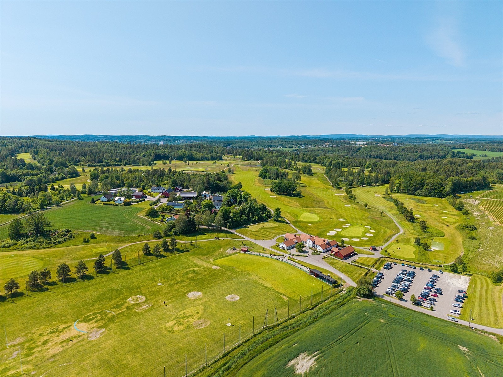 For golfentusiaster ligger Nøtterøy Golfbane en kort kjøretur unna. Galleribilde