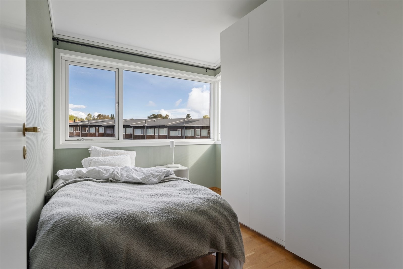 Det tredje soverommet har god plass til både seng og garderobeløsning. Galleribilde