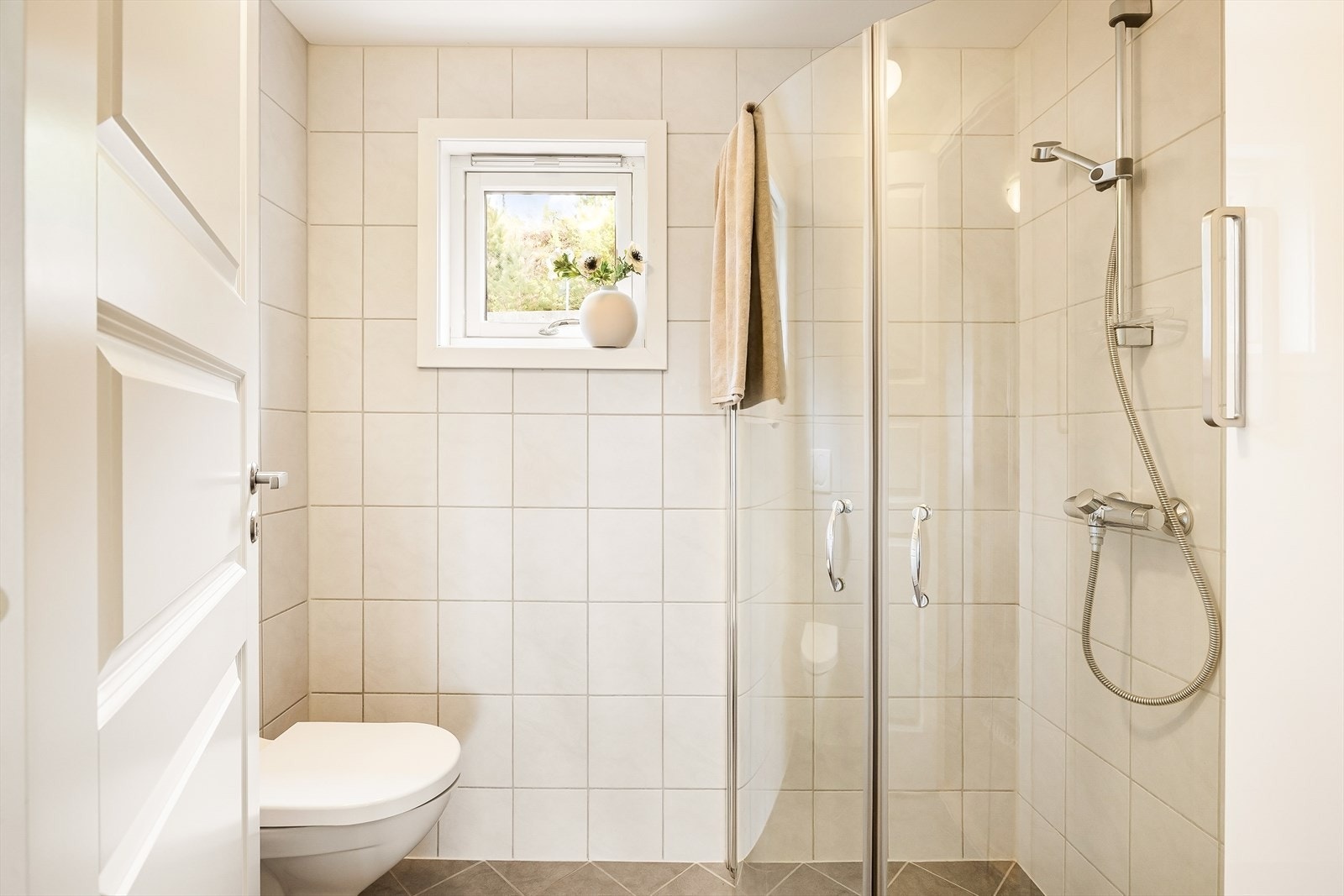 - Det andre badet måler 2,8 m² - Galleribilde