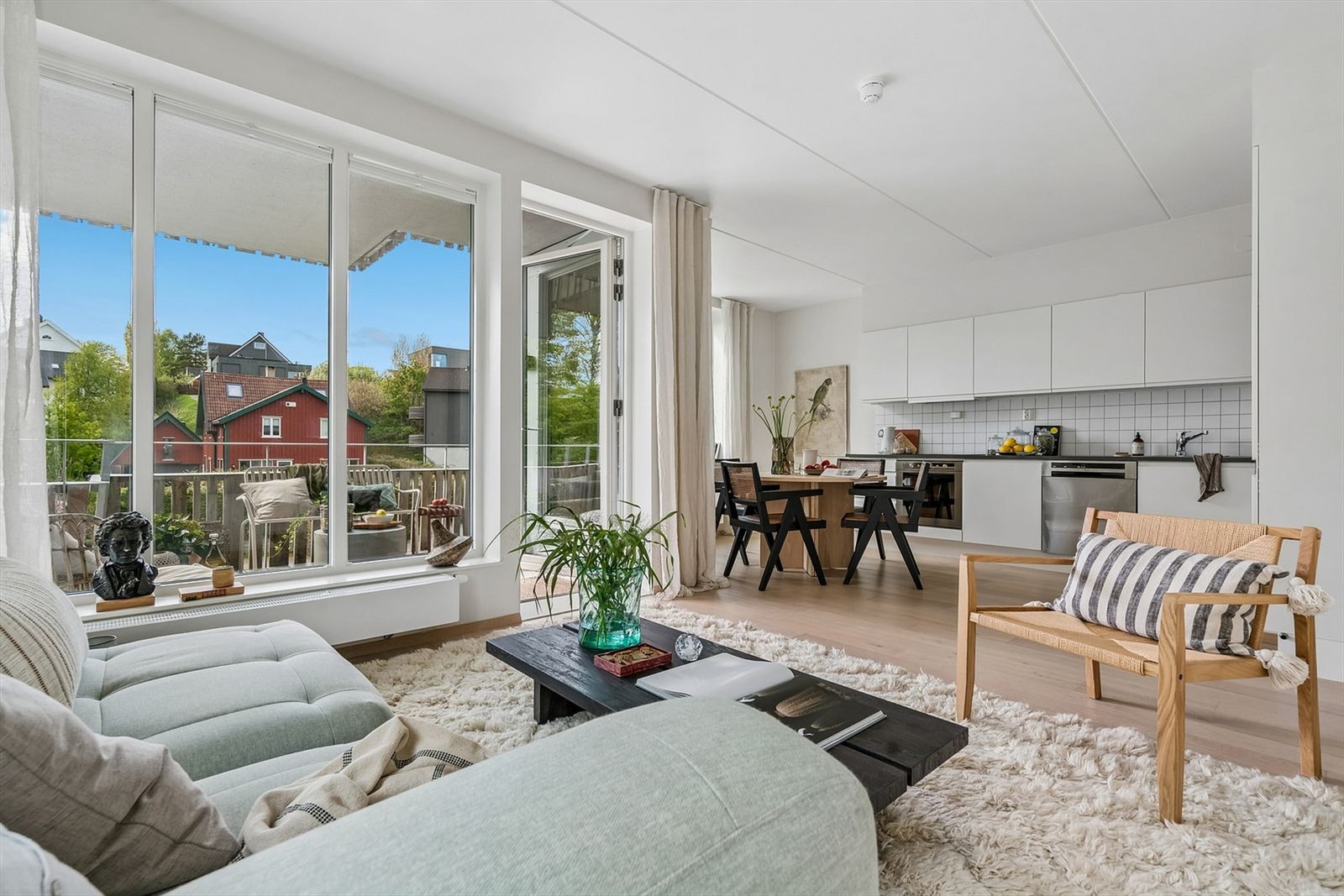 Velkommen til Nydalsveien 16A - Presentert av Eiendomsmegler Krogsveen v/Marcus Blohm! Foto Elena Tamnes. Galleribilde