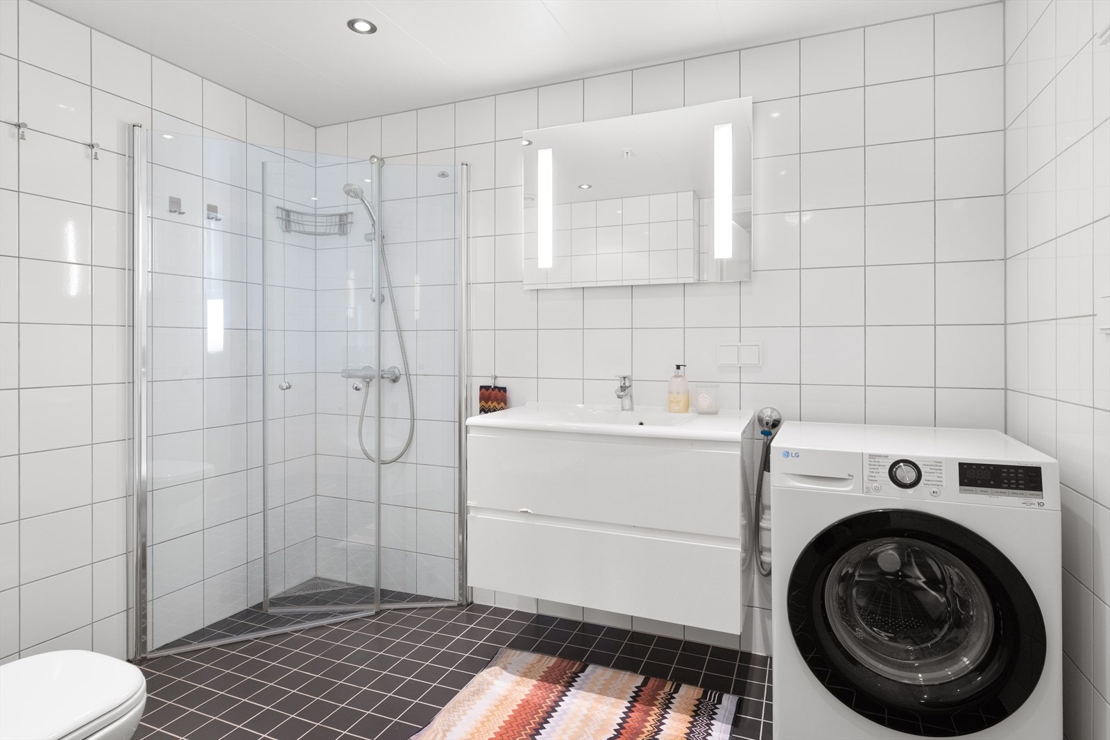 Flislagt bad/wc med gulvvarme Galleribilde