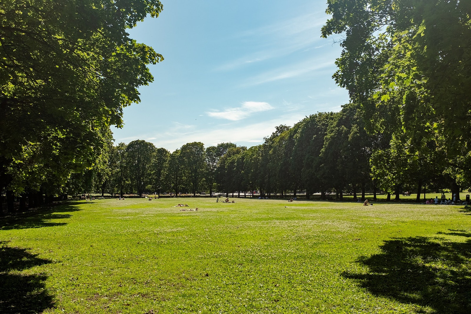 Eller ta med deg piknikteppe og nyt late sommerdager Galleribilde