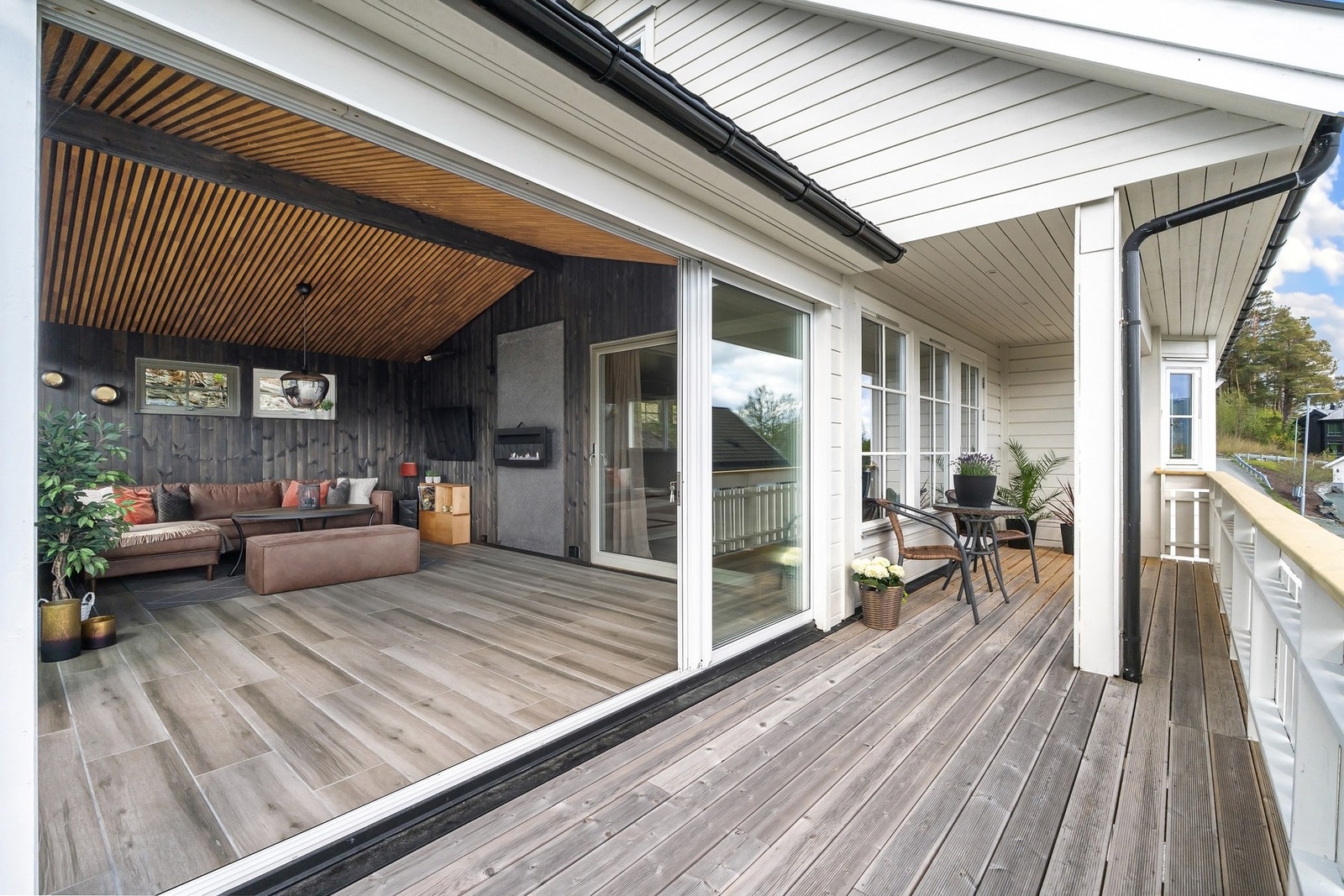 Romslig terrasse på 19 m². Galleribilde